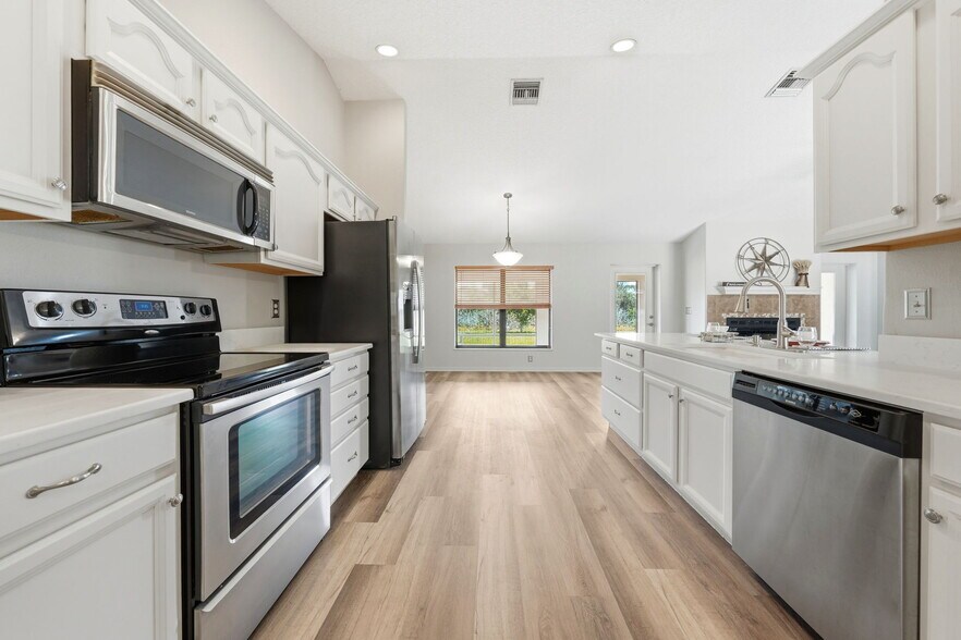 More Photos Of 14433 Lake Yale Rd, Umatilla Land For Sale