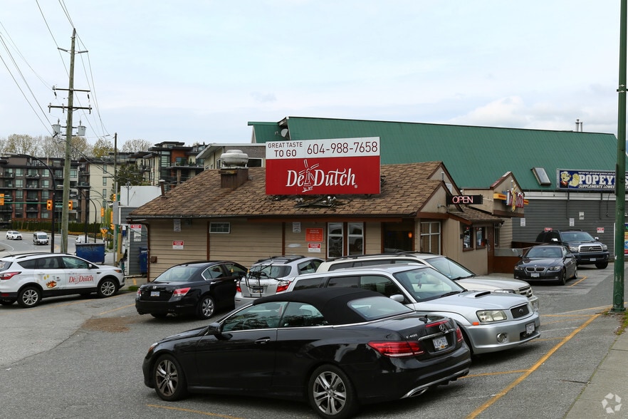 Primary Photo Of 657 3rd St W, North Vancouver General Retail For Sale