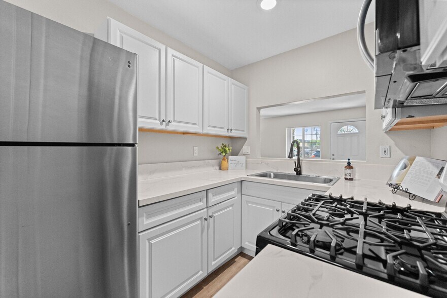 More Photos Of 595 7th St, Imperial Beach Apartments For Sale