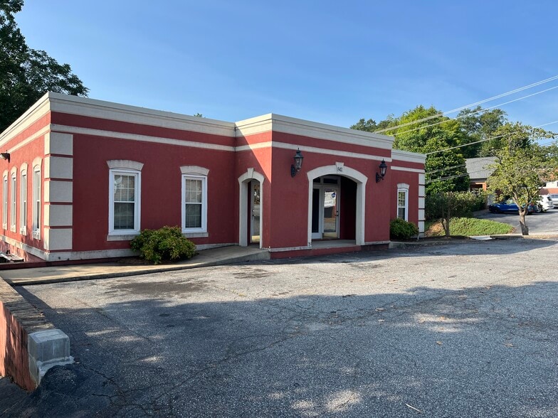 Primary Photo Of 841 E Main St, Spartanburg Office For Lease