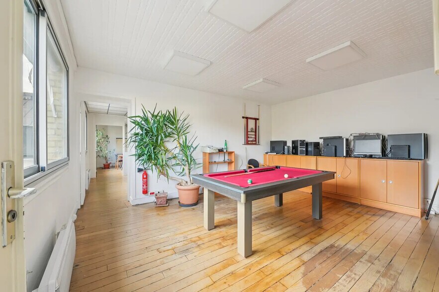 More Photos Of 20 Rue Marx Dormoy, Paris Office For Sale