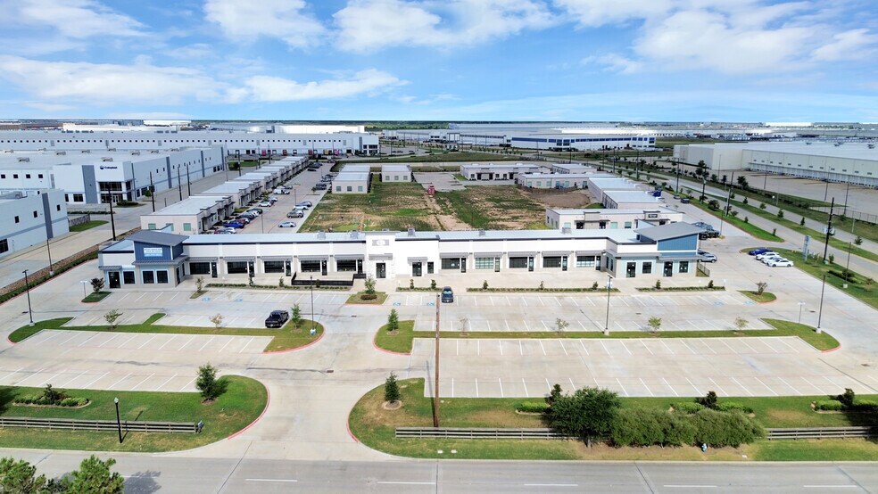 More Photos Of 30625 Kingsland Blvd, Brookshire Storefront For Sale