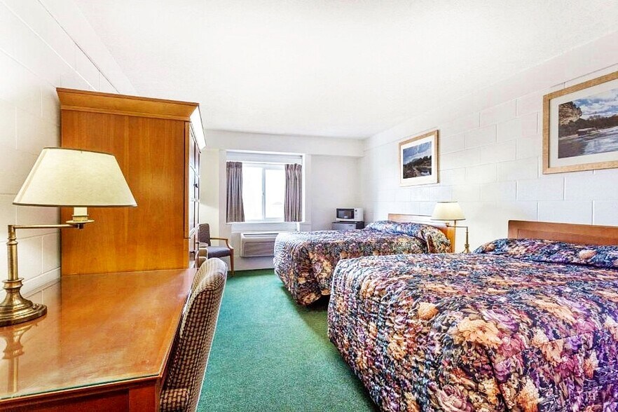 More Photos Of 45 Service Rd N, Moose Jaw Hotel For Sale