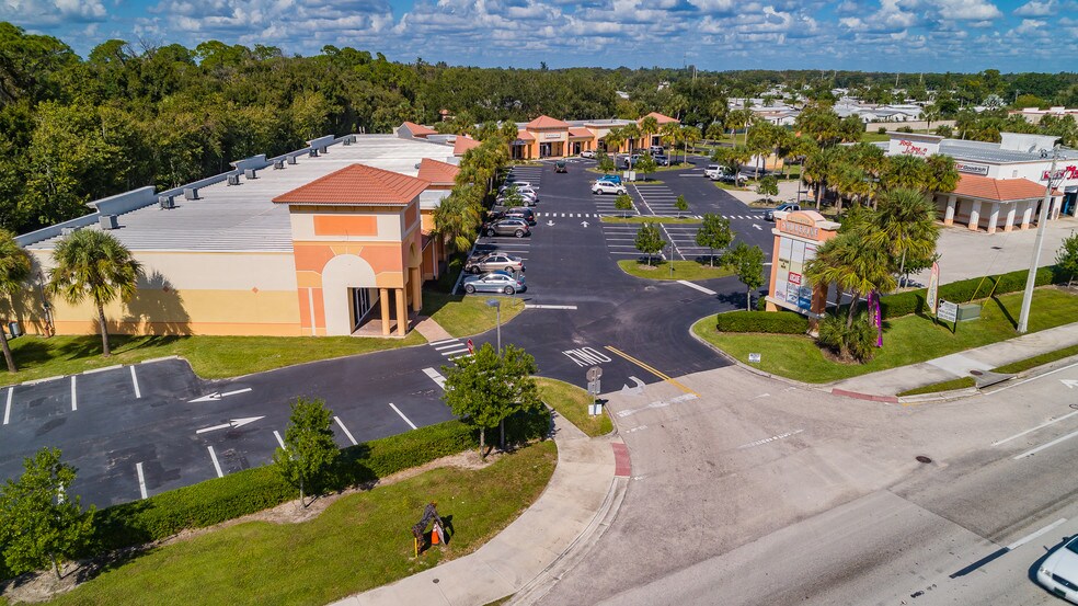 More Photos Of 5781-5783 Bayshore Rd, North Fort Myers Unknown For Lease