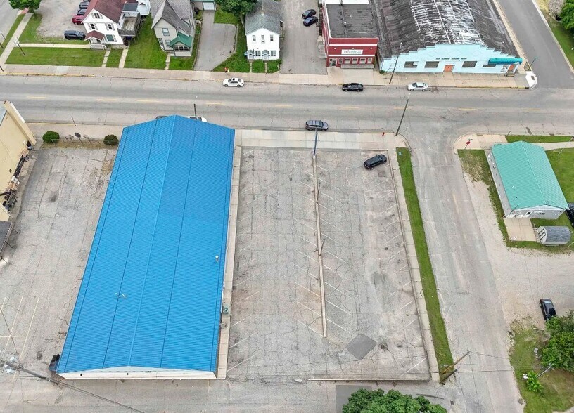 More Photos Of 310 N Michigan Ave, Big Rapids Freestanding For Sale