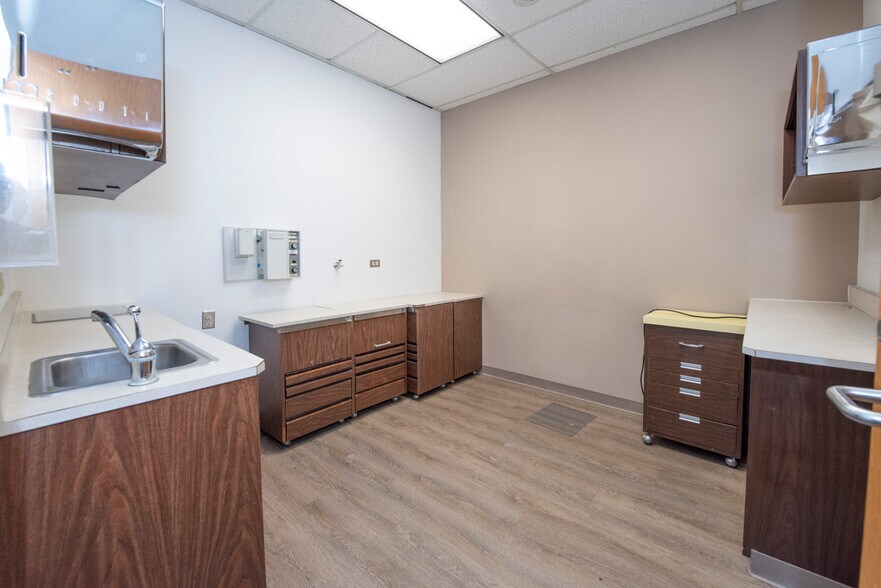 More Photos Of 4361 Boniface Pky, Anchorage Healthcare For Sale