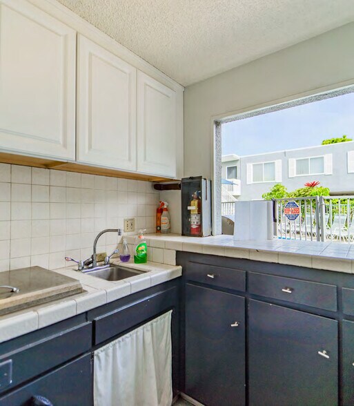 More Photos Of 4935 Niagara Ave, San Diego Apartments For Sale