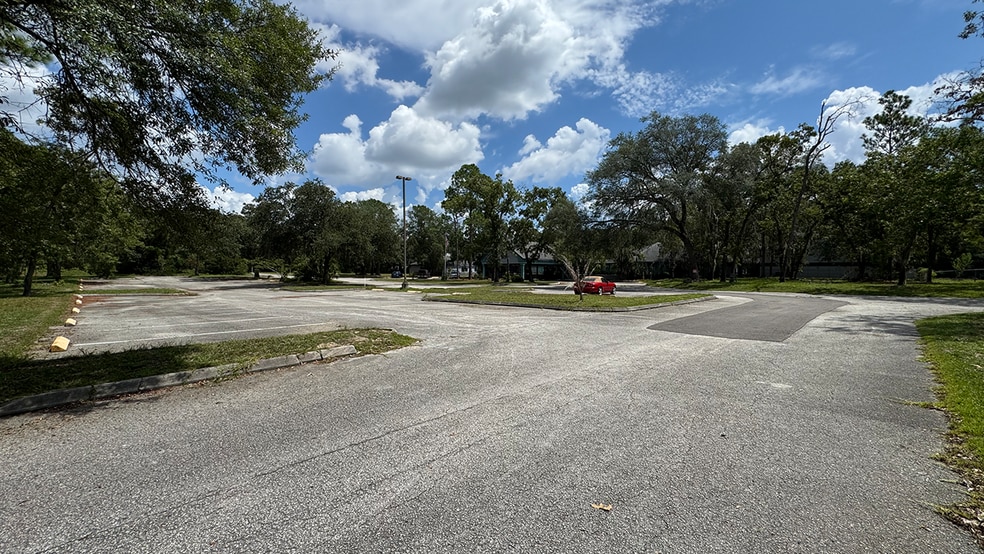 More Photos Of 2671 Huffman Blvd, Jacksonville Healthcare For Sale