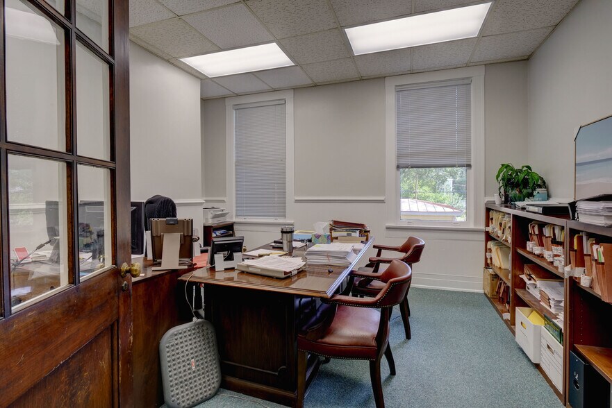 More Photos Of 14 S 5th Ave, Wilmington Office For Sale