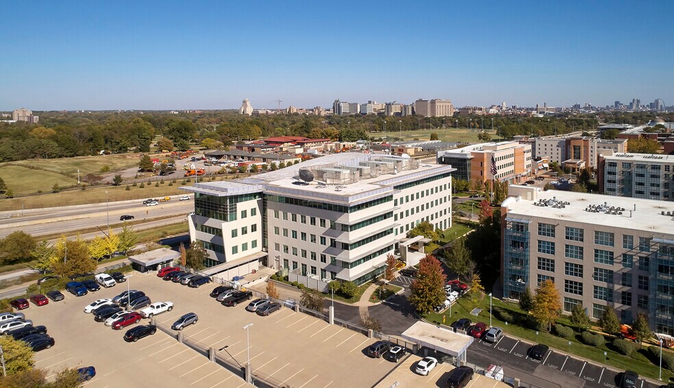 More Photos Of 1001 Highlands Plaza Dr, Saint Louis Office For Sale
