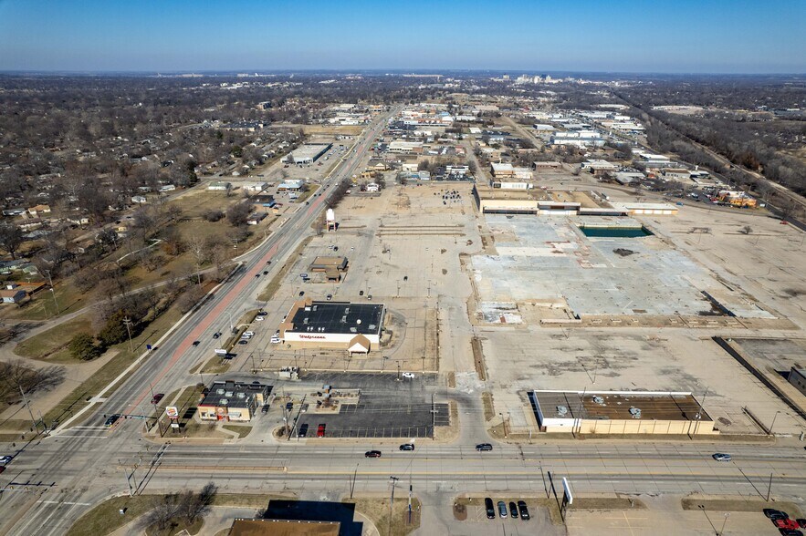 More Photos Of 3500 SW Topeka Blvd, Topeka Land For Sale