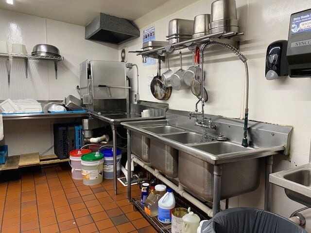 More Photos Of 162 N 6th St, Lander Specialty For Sale