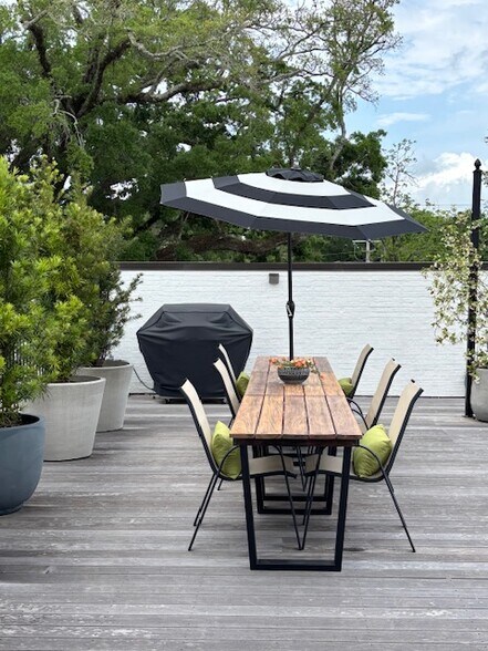 More Photos Of 152 N Section St, Fairhope Storefront Retail Residential For Sale