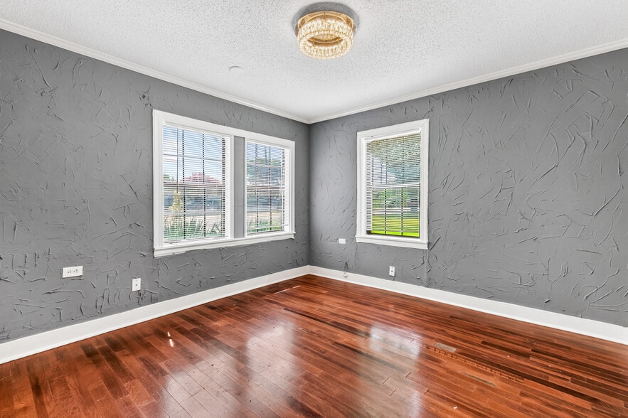 More Photos Of 907 N Goliad Rd, Rockwall Office For Lease