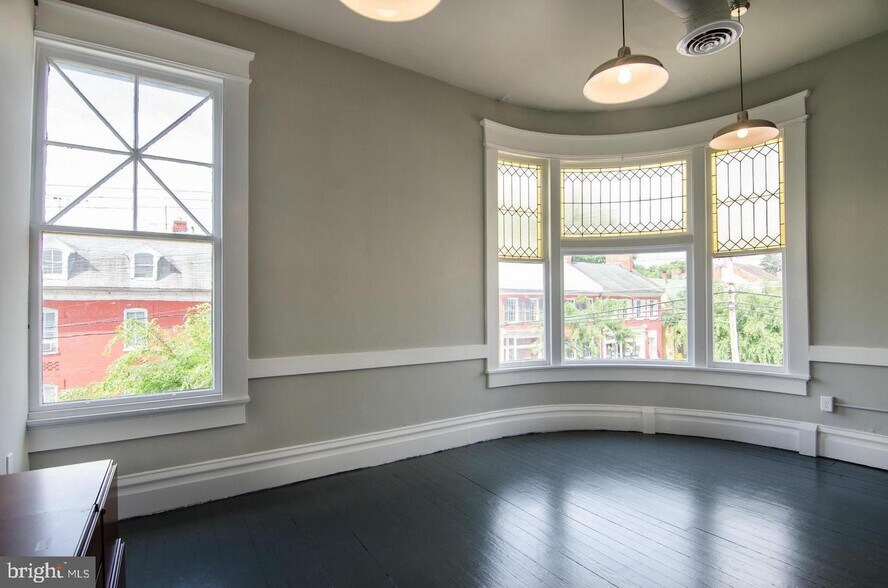 More Photos Of 201 E German St, Shepherdstown Storefront For Sale