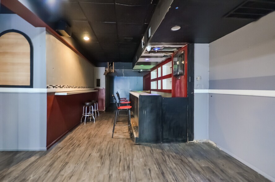 More Photos Of 370 E 18th St, Paterson Storefront Retail Residential For Lease