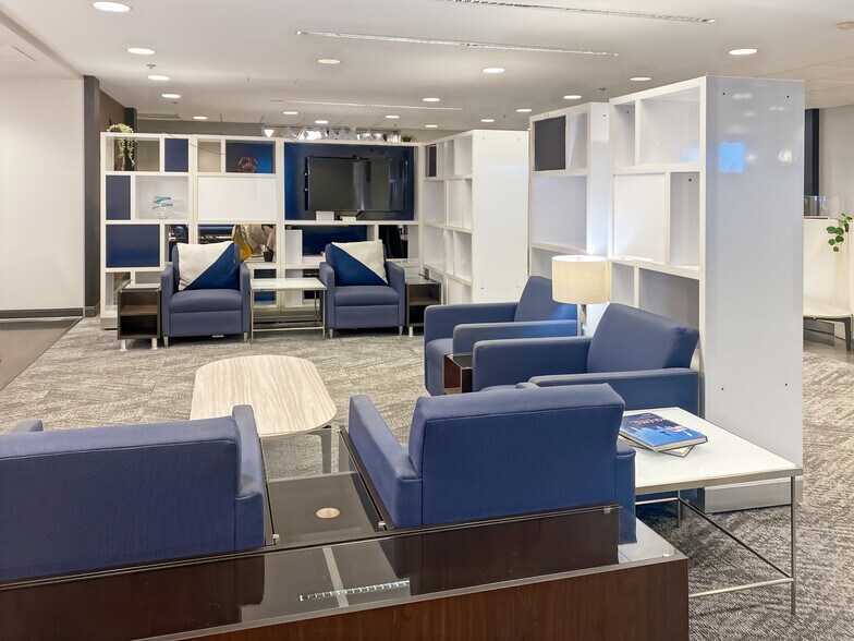 More Photos Of 2820 Boul Laurier, Québec Coworking Space