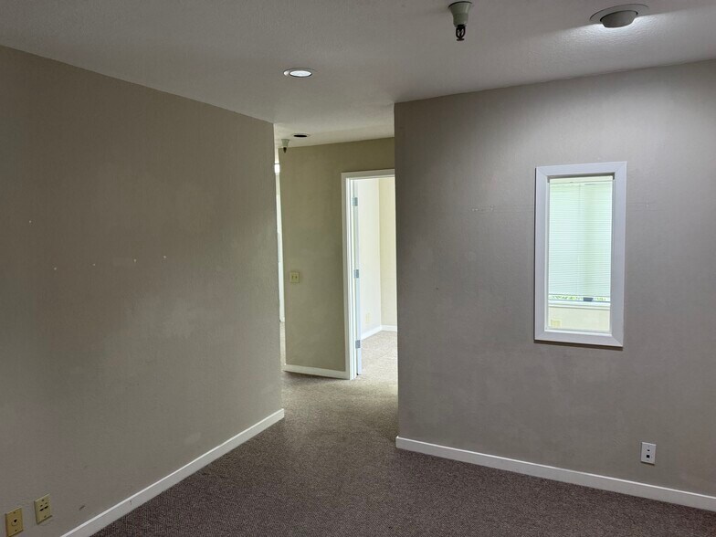 More Photos Of 910 Major Sherman Ln, Monterey Medical For Lease