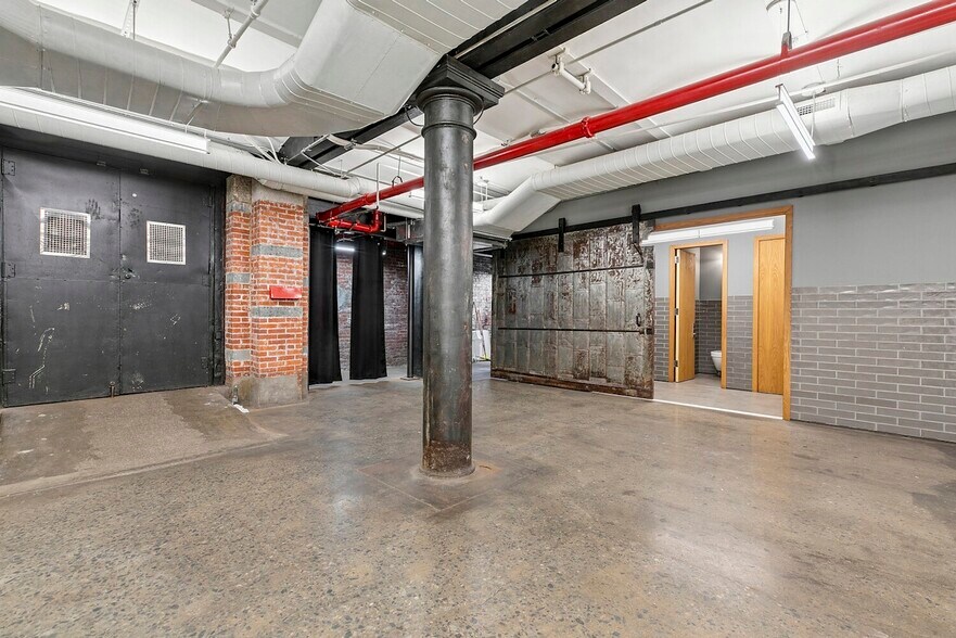More Photos Of 393 W Broadway, New York Apartments For Sale