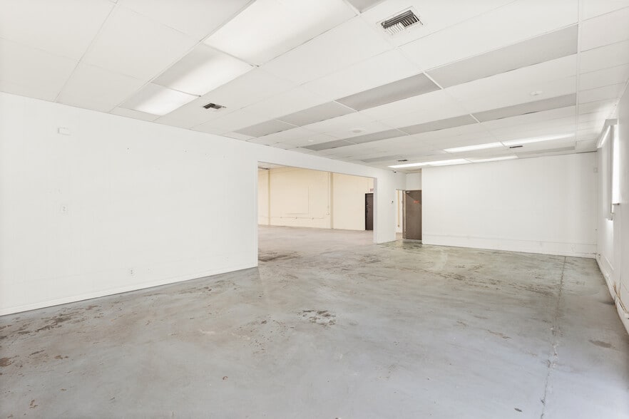 More Photos Of 3265 E 59th St, Long Beach Warehouse For Sale