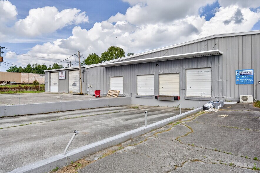 More Photos Of 167 Industrial Park Cir, Livingston Manufacturing For Lease