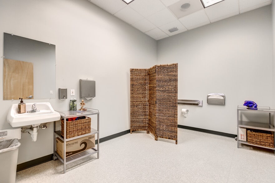 More Photos Of 9601 Irvine Center Dr, Irvine Industrial For Sale