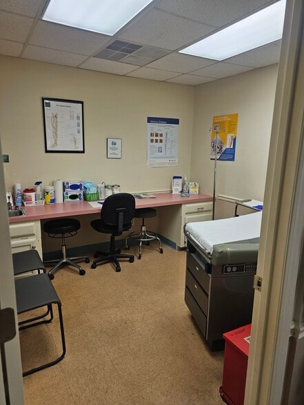 More Photos Of 825 Majestic Ct, Gastonia Medical For Lease