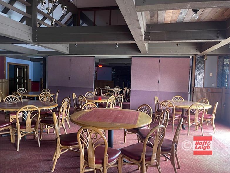 More Photos Of 335 S Main St, Munroe Falls Restaurant For Sale