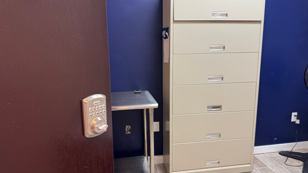 More Photos Of 1785 NE Broad Cswy, North Miami Beach Medical For Lease