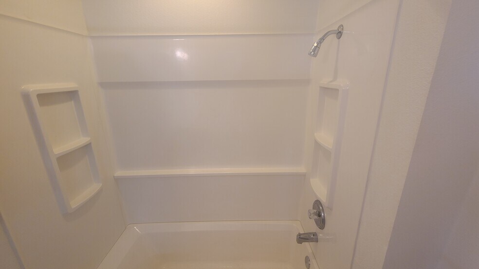 More Photos Of 711 S Austin Ave, Tulia Apartments For Sale
