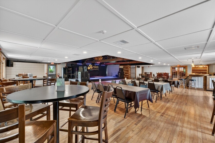 More Photos Of 1121 Route 12, Frenchtown Bar For Sale
