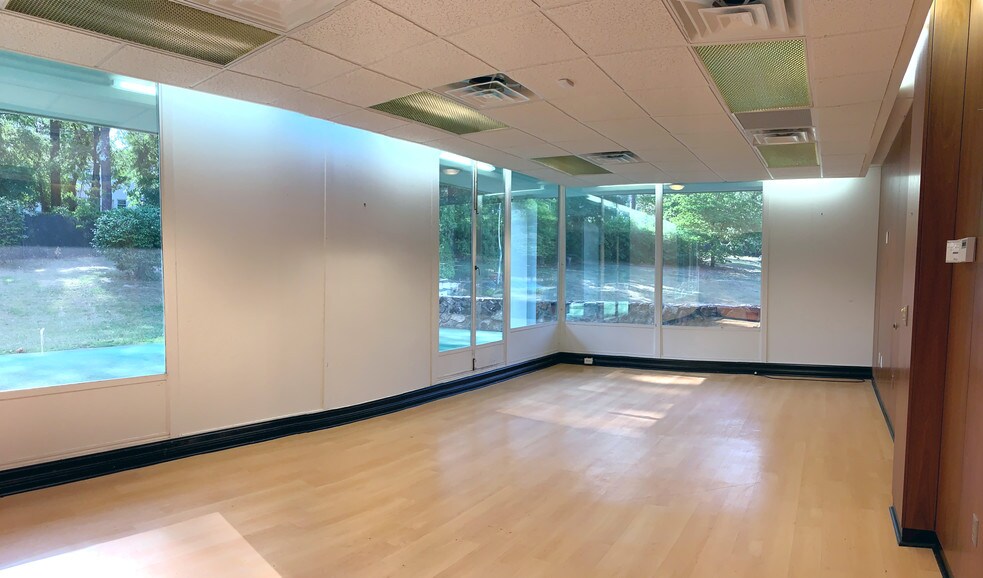 More Photos Of 4500 Fort Jackson Blvd, Columbia Office For Lease