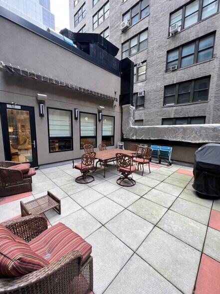 More Photos Of 156 W 29th St, New York Office For Sale