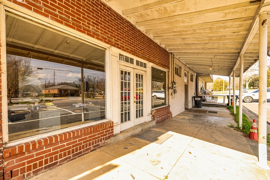 More Photos Of 11 Hunter st, Senoia Storefront For Sale