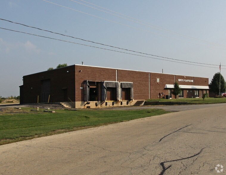 More Photos Of 2633 Kaneville Ct, Geneva Warehouse For Lease