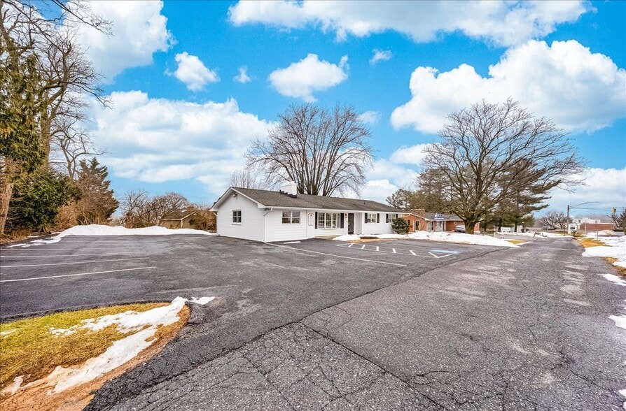 More Photos Of 611 Nursery Rd, Westminster Office For Sale