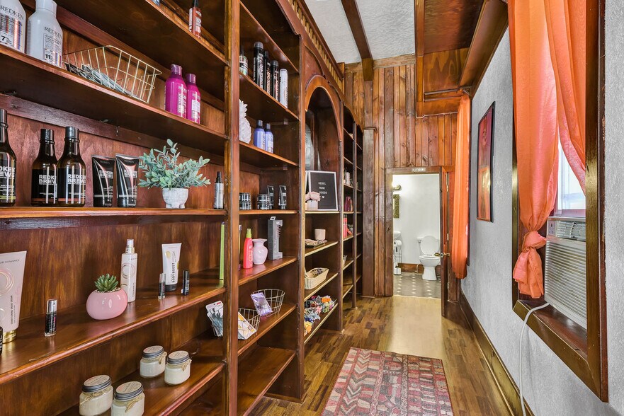 More Photos Of 16 N Main St, Payette Storefront Retail Residential For Sale