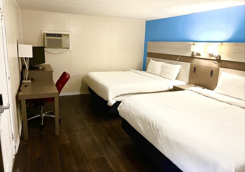 More Photos Of 1330 Main St, Turbeville Hotel For Sale