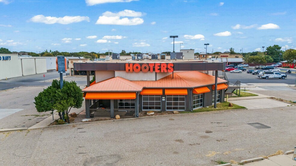 More Photos Of 4950 S Loop 289, Lubbock Restaurant For Lease