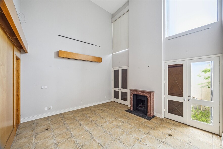 More Photos Of 10 Alabama Ct, Houston Office Residential For Sale