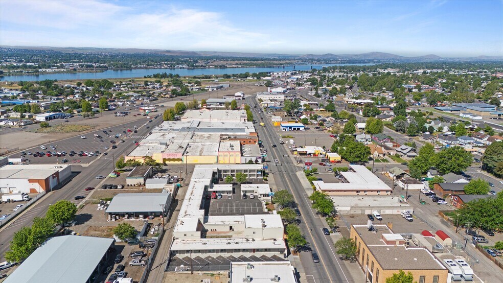 More Photos Of 720 W Lewis St, Pasco Hotel For Sale