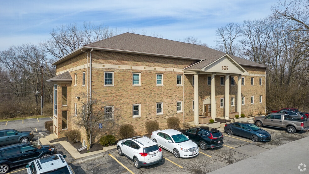 Primary Photo Of 5655 N High St, Worthington Medical For Lease