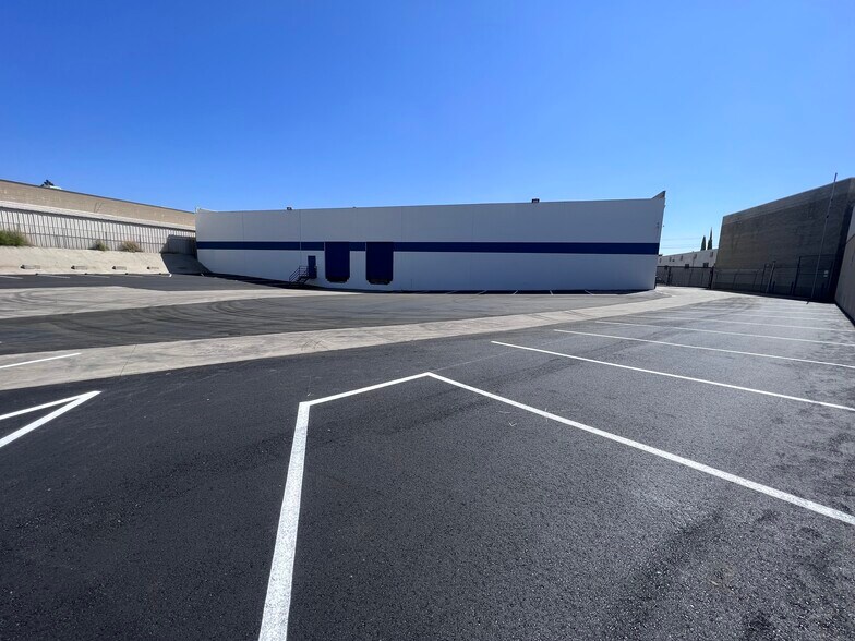 More Photos Of 9667 Owensmouth Ave, Chatsworth Warehouse For Sale