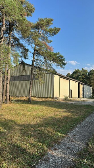 More Photos Of 7076 N 5th Side Rd, Innisfil Warehouse For Lease