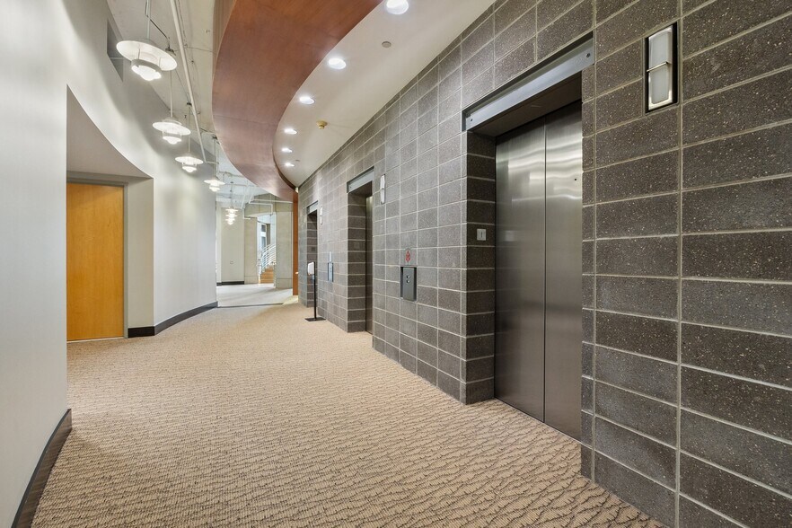 More Photos Of 2000 Duke St, Alexandria Office For Sale