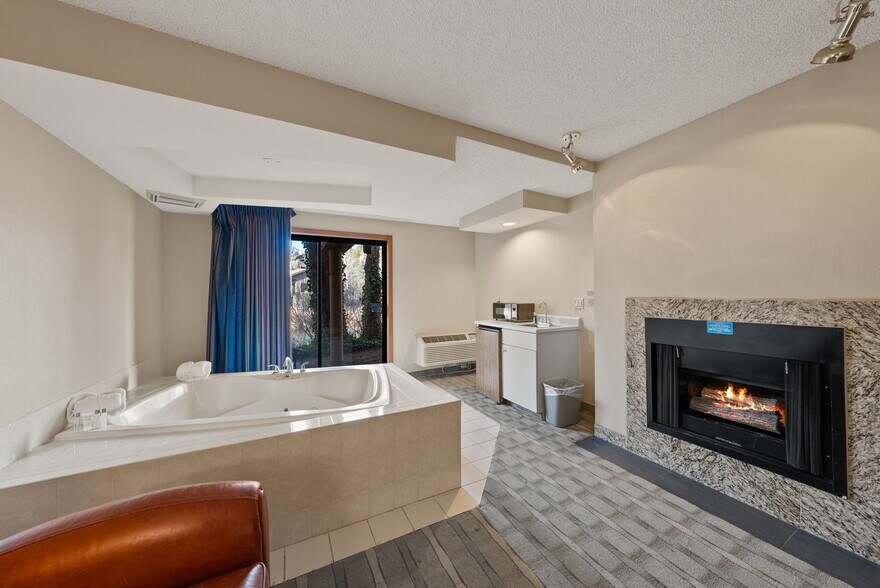 More Photos Of 3105 NW O. B. Riley Rd, Bend Hotel For Sale