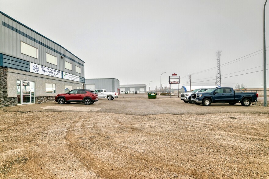 More Photos Of 116 Orchard Way, Strathmore Service For Lease