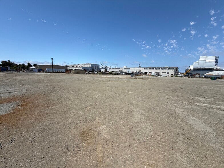 More Photos Of 2900 Main St, Alameda Land For Lease