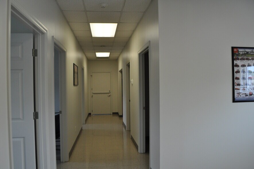 More Photos Of 2333 W Emory Rd, Powell Industrial For Sale