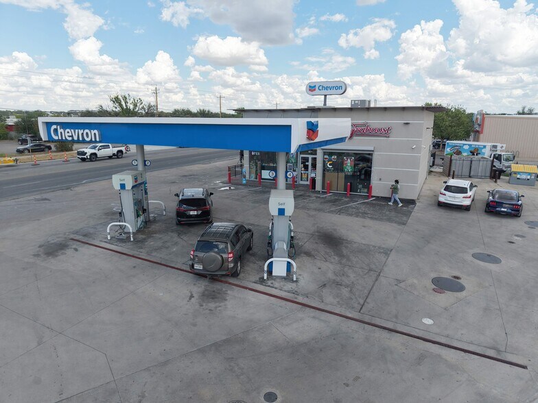 More Photos Of 4611 E Martin Luther King Jr, Austin Service Station For Sale